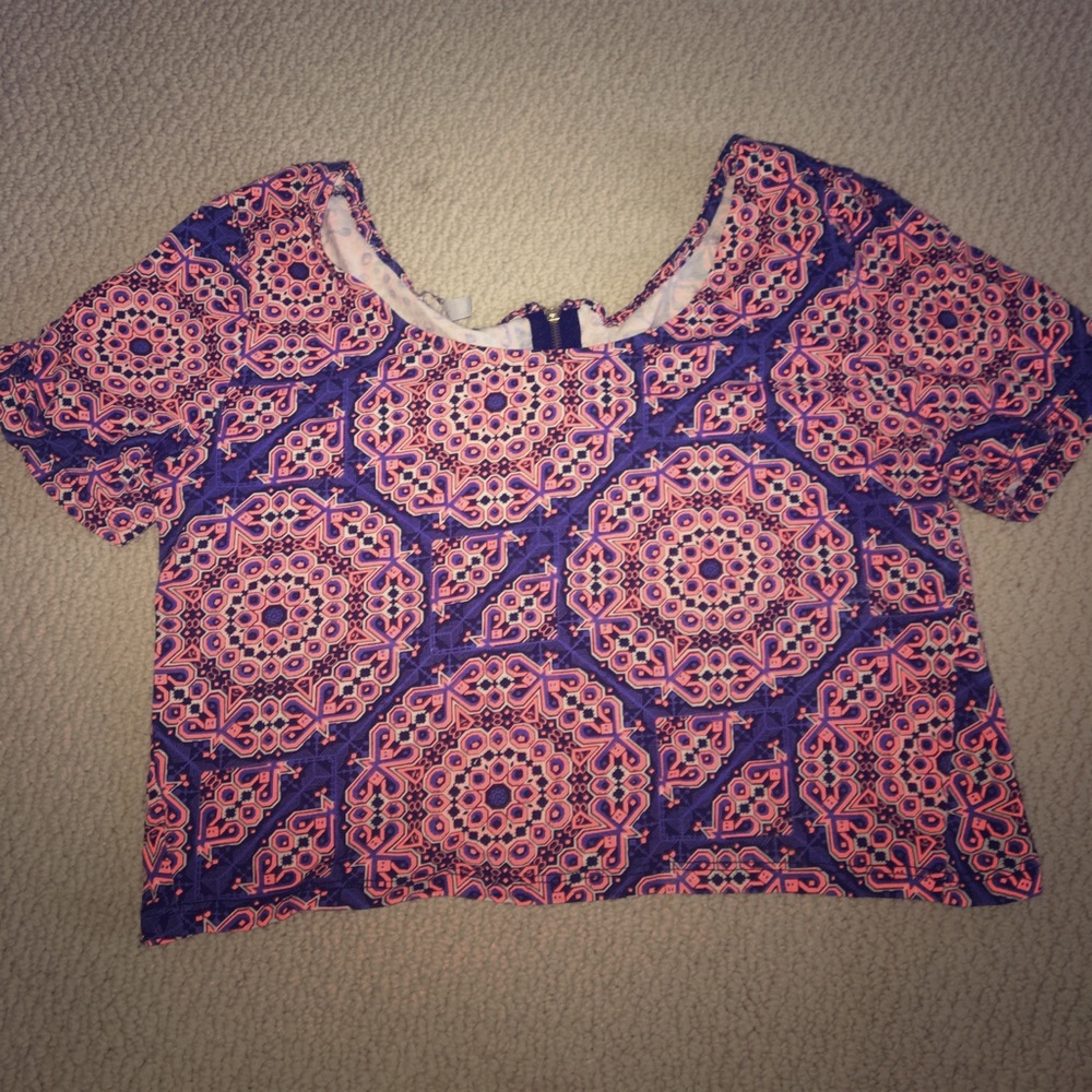 Crop top
